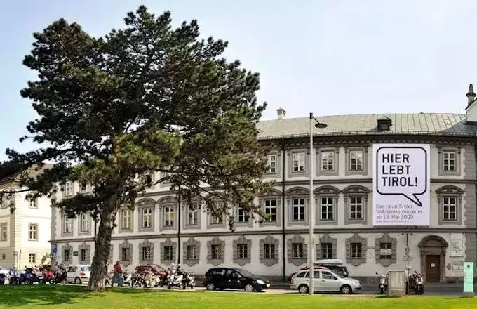L'edificio che ospita il Museo dell'Arte popolare del Tirolo