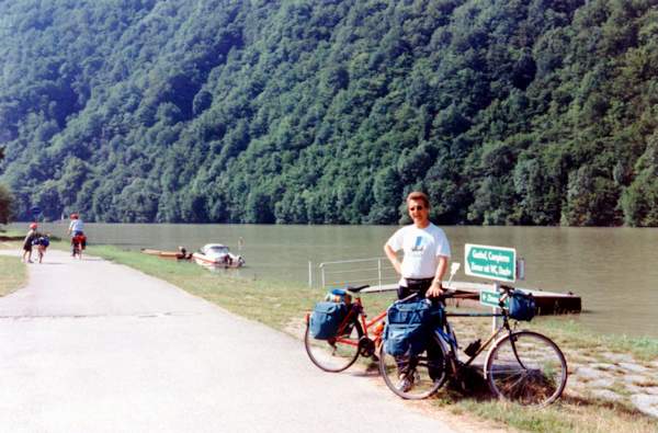 Sulla pista ciclabile del Danubio
