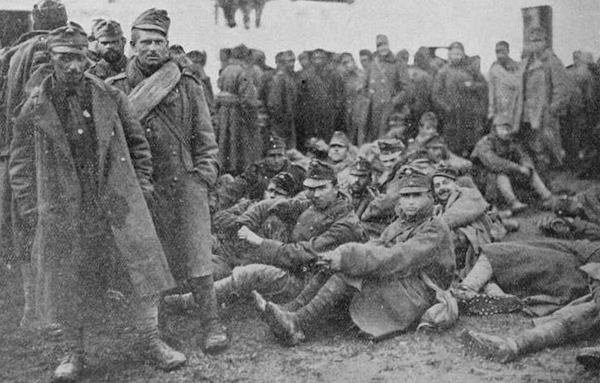 Prigionieri austriaci sul fronte del Piave (1917)