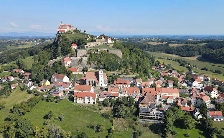 Il paese di Riegersburg con la fortezza