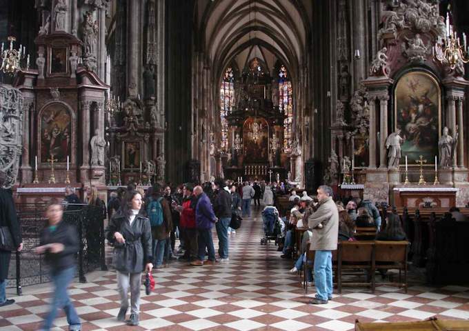 Santo Stefano: la navata principale del Duomo